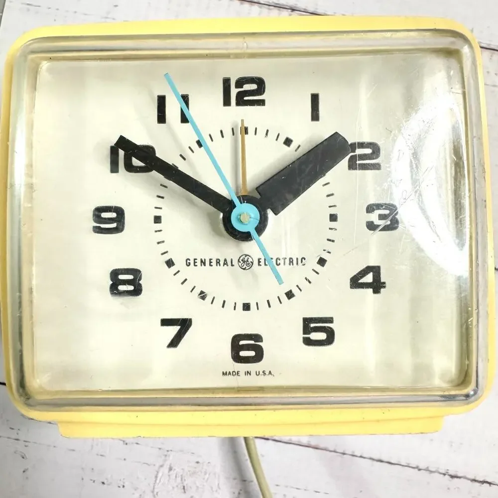 Vtg General Electric Alarm Clock 7369A Off White MCM Teal 2nd Hand GE WORKS